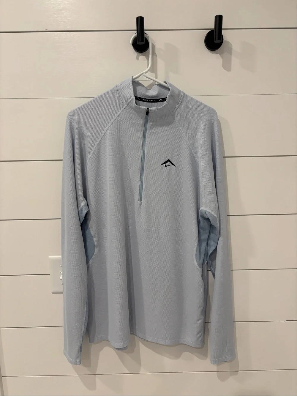 Nike Trail white and gray large Men’s Half-Zip Sweater - Picture 1 of 3